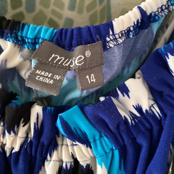 Muse Sleeveless Dress 14 - Picture 2 of 6